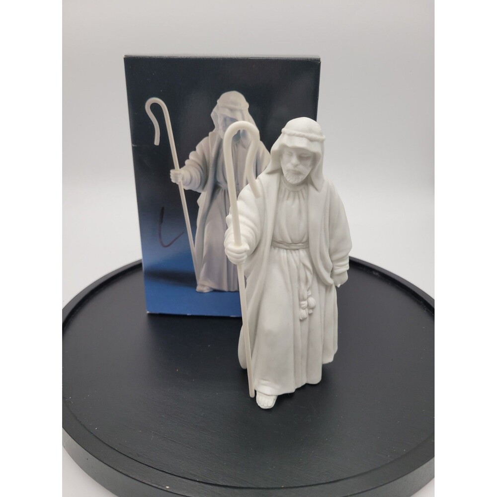 Avon Nativity Collectibles White Porcelain Shepherd Figurine 1999 7"